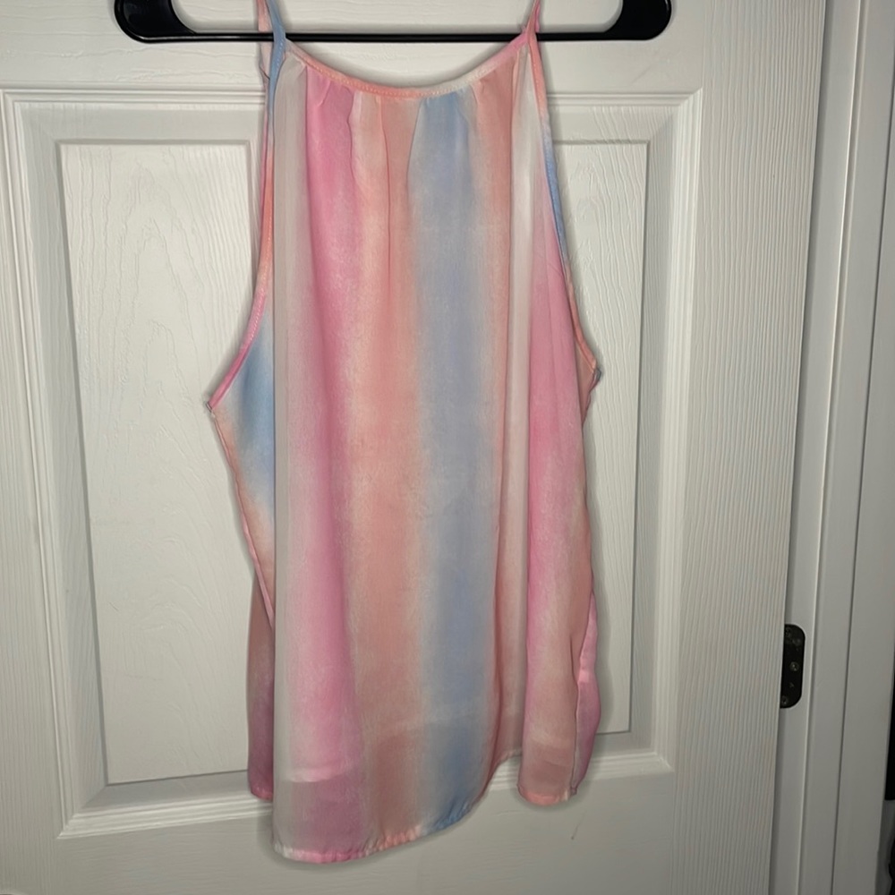 Pastel flowy tank